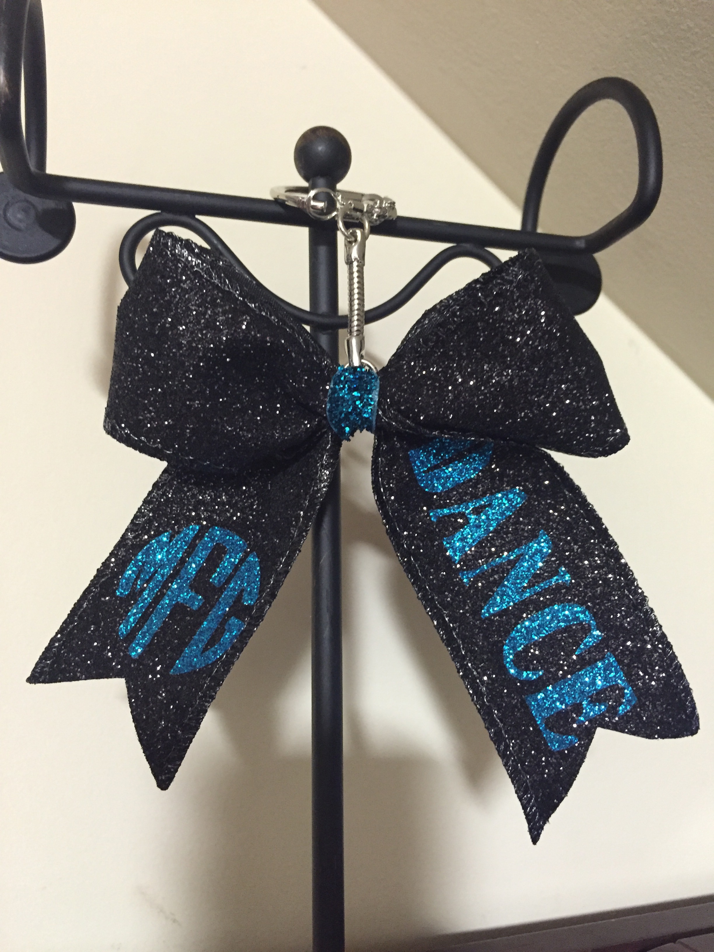 Stranger Things Cheer Bow Keychain for Sale in San Antonio, TX - OfferUp